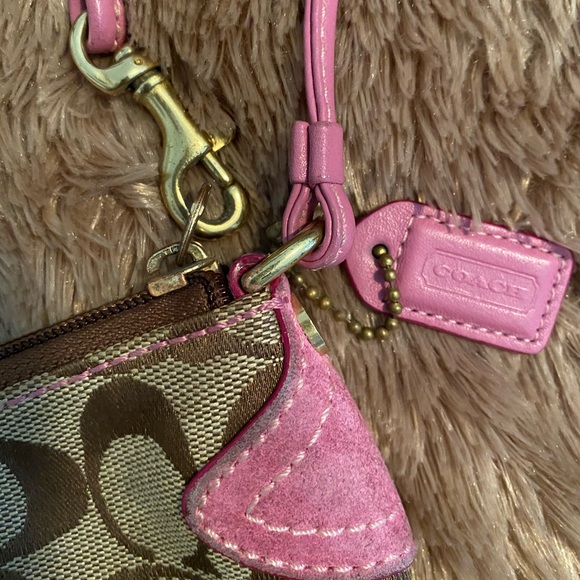Coach wristlet - Picture 3 of 3